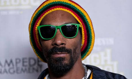 Snoop Dogg on a press line